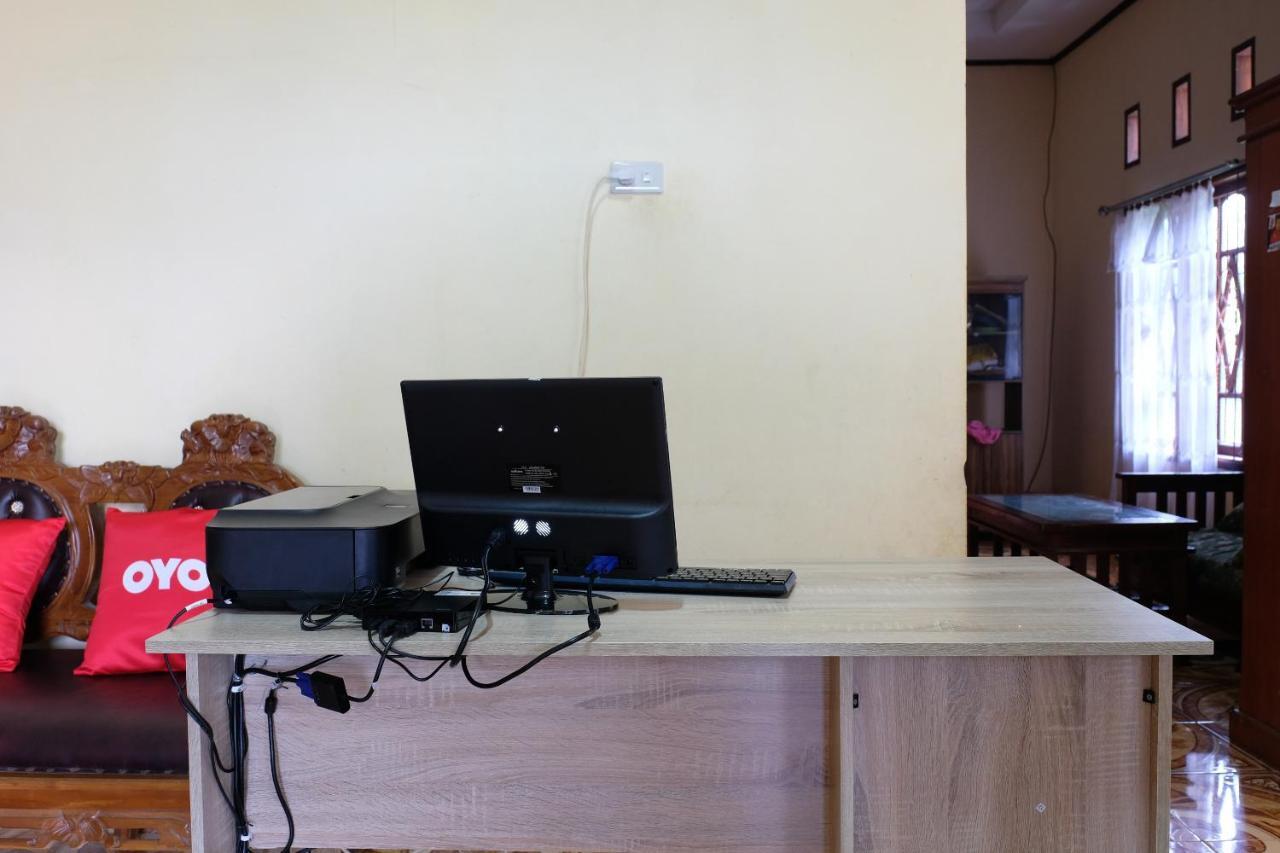 Oyo 1851 Homestay Joss Tanjungbinga Экстерьер фото